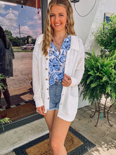 Load image into Gallery viewer, THREE BLUES FLORAL TOP
