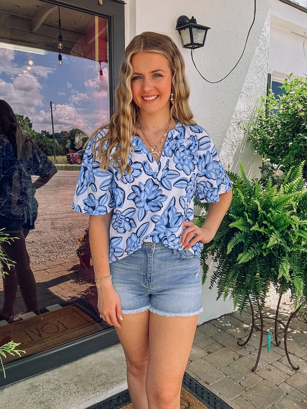 THREE BLUES FLORAL TOP